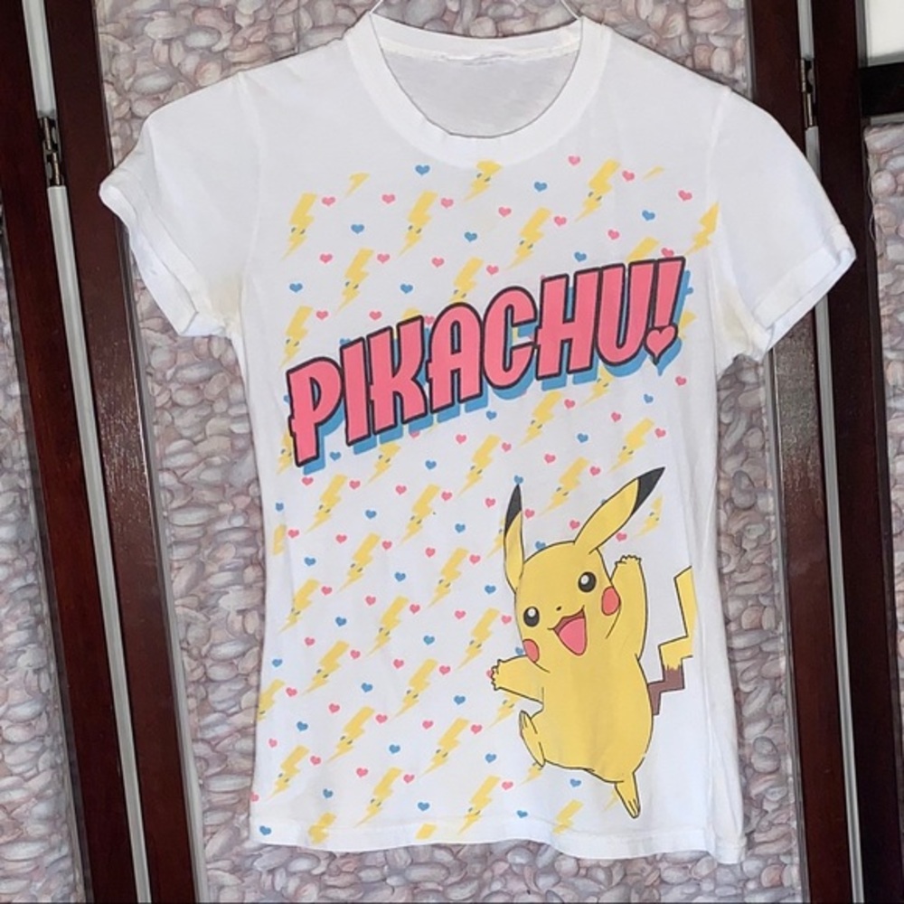 NINTENDO Pokémon white “Pikachu!” Tee shirt.